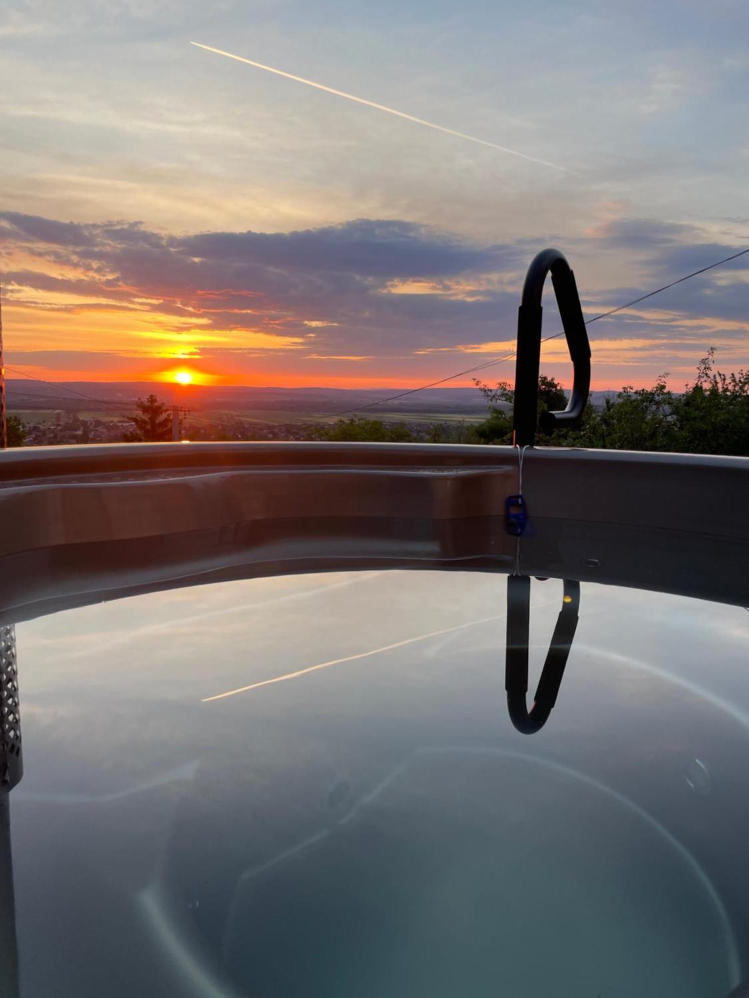 Panorama Nyaralo Villa Tahitotfalu Luaran gambar